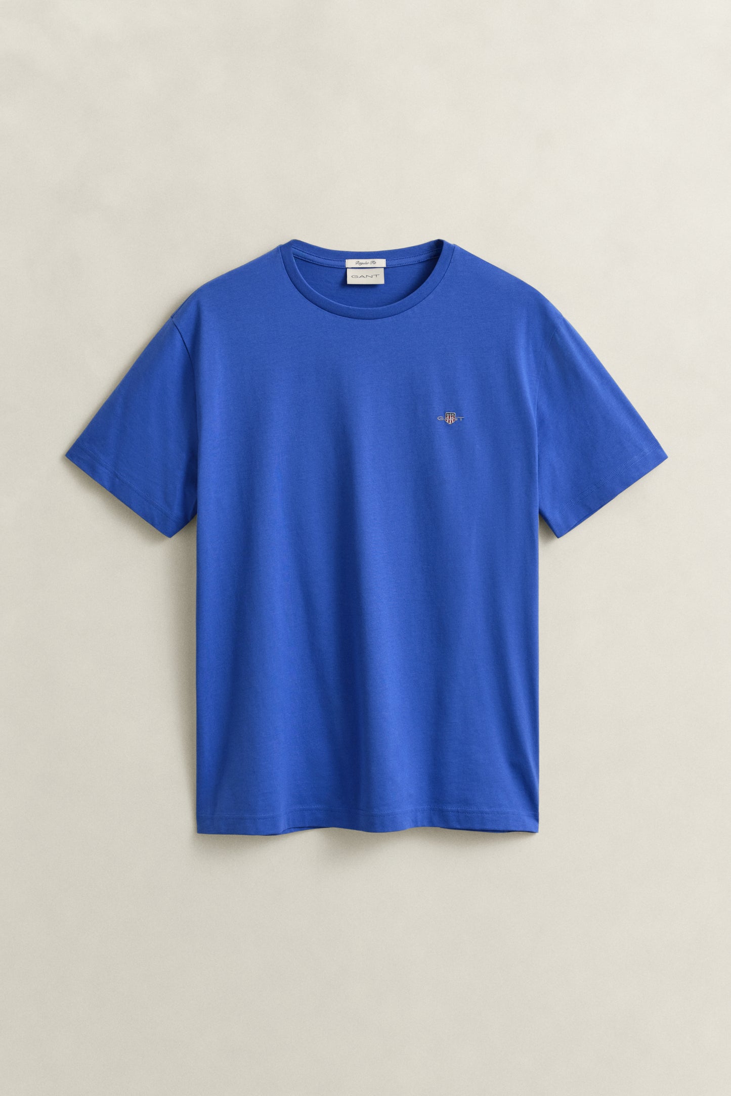 ROYAL BLUE, Shield T-Shirt, FLAT-LAY BY GANT AU.