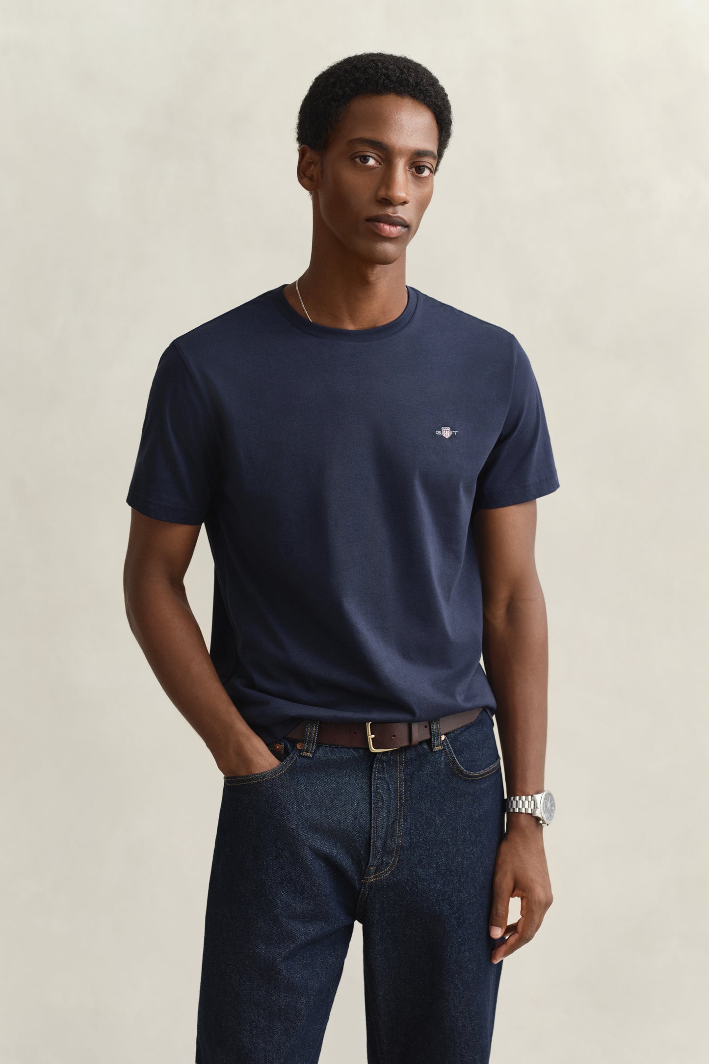 EVENING BLUE, REG SHIELD SS T-SHIRT, FRONT-VIEW BY GANT AU.