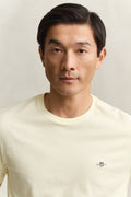VANILLA YELLOW, Shield T-Shirt, CLOSE-UP BY GANT AU.