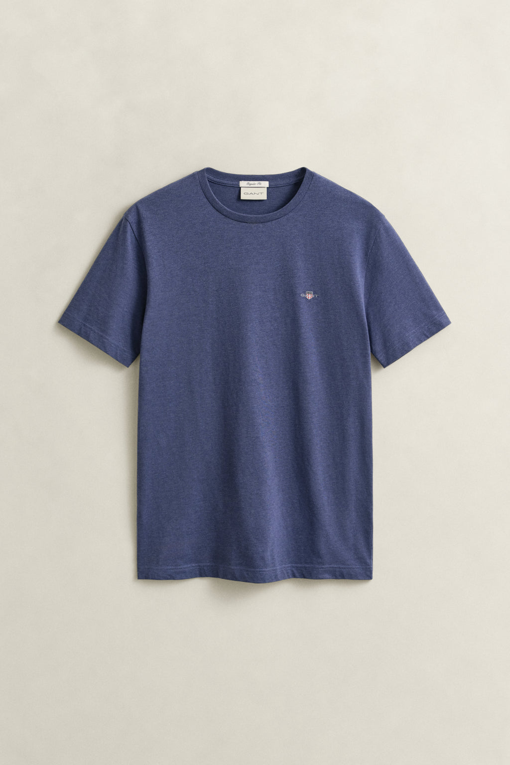 DK JEANSBLUE MELANGE, Shield T-Shirt, FLAT-LAY BY GANT AU.