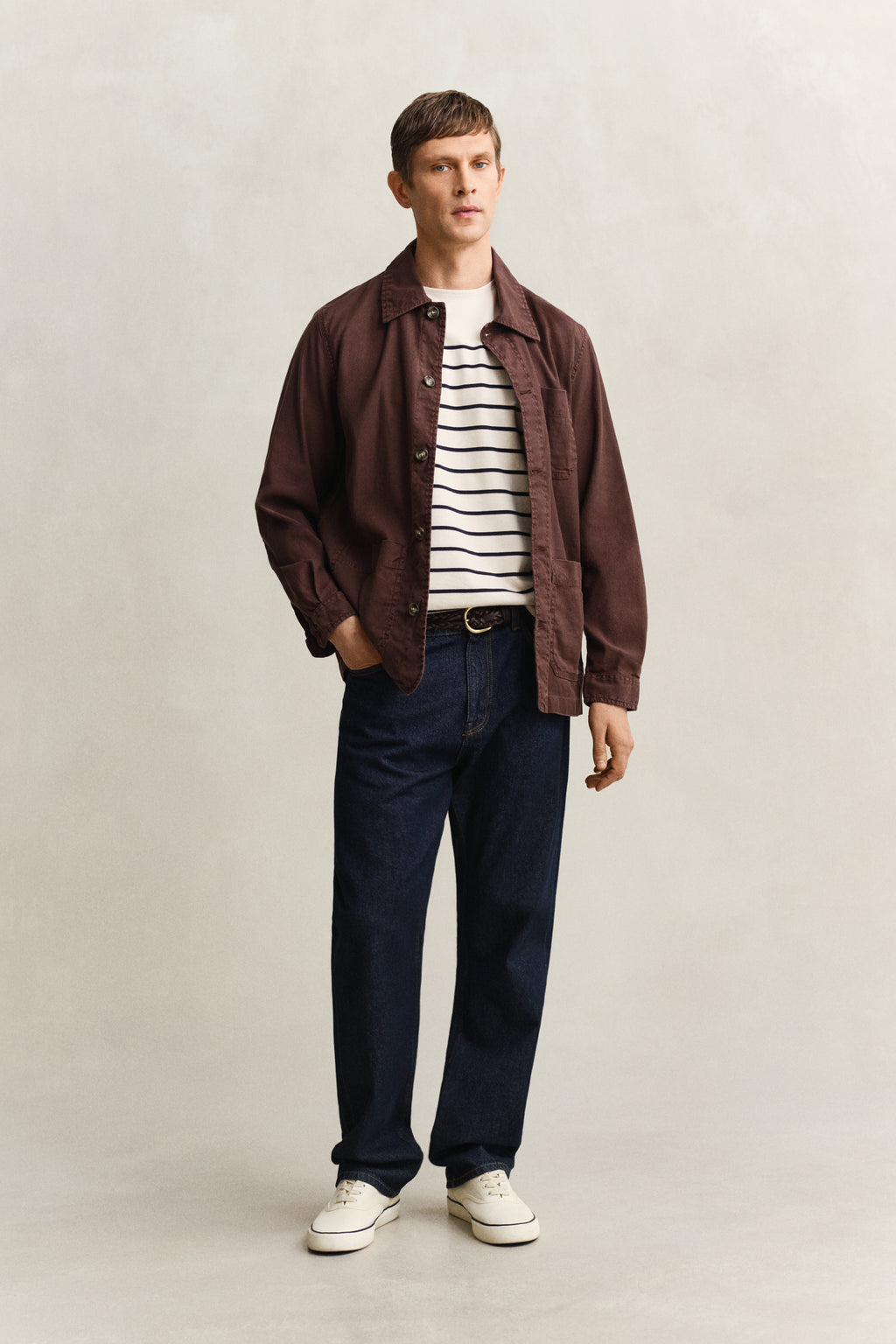 CREAMED WHITE, PLACED STRIPE SS TSHIRT BY GANT AU.