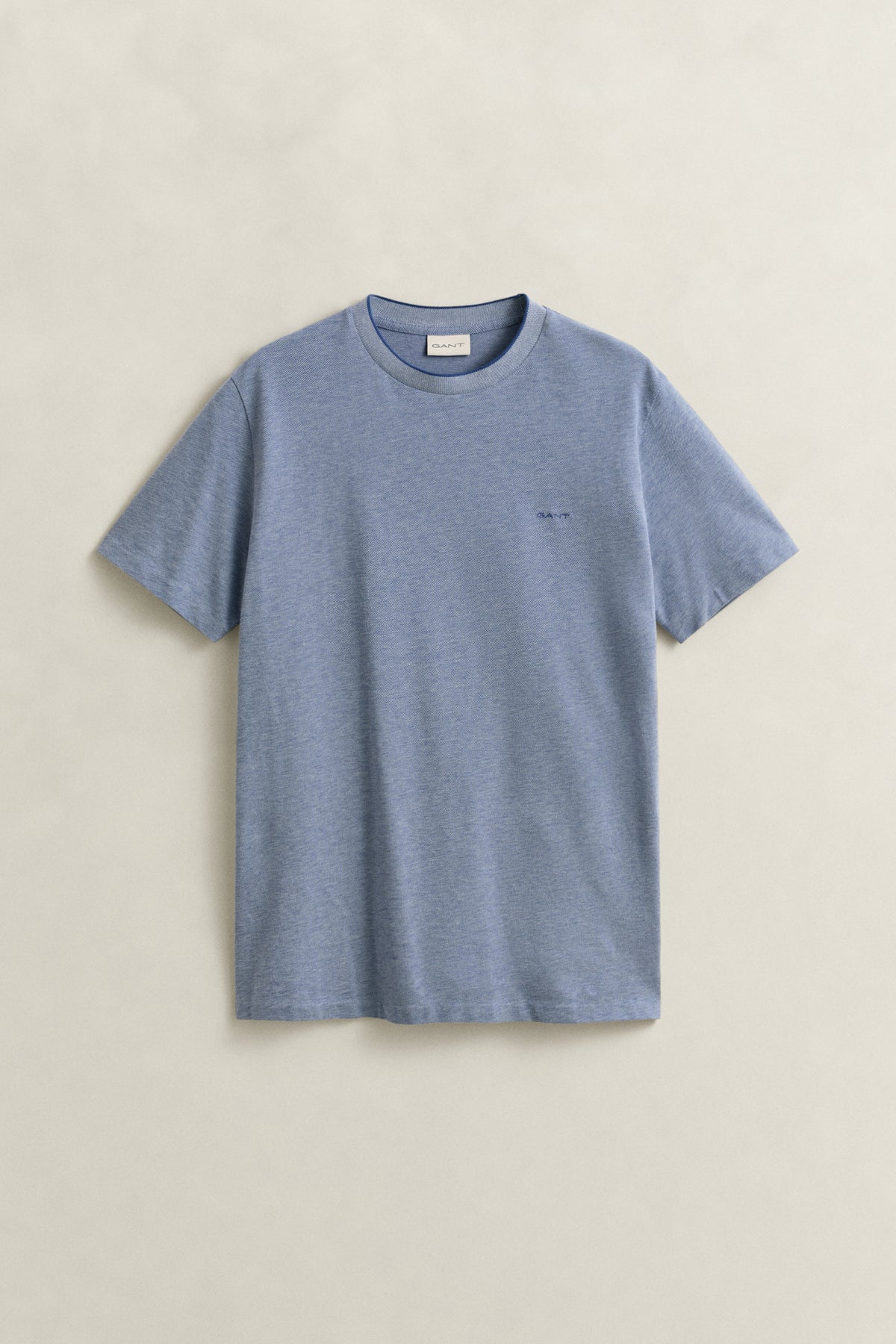 VINTAGE BLUE, Two-Toned T-Shirt, FLAT-LAY BY GANT AU.