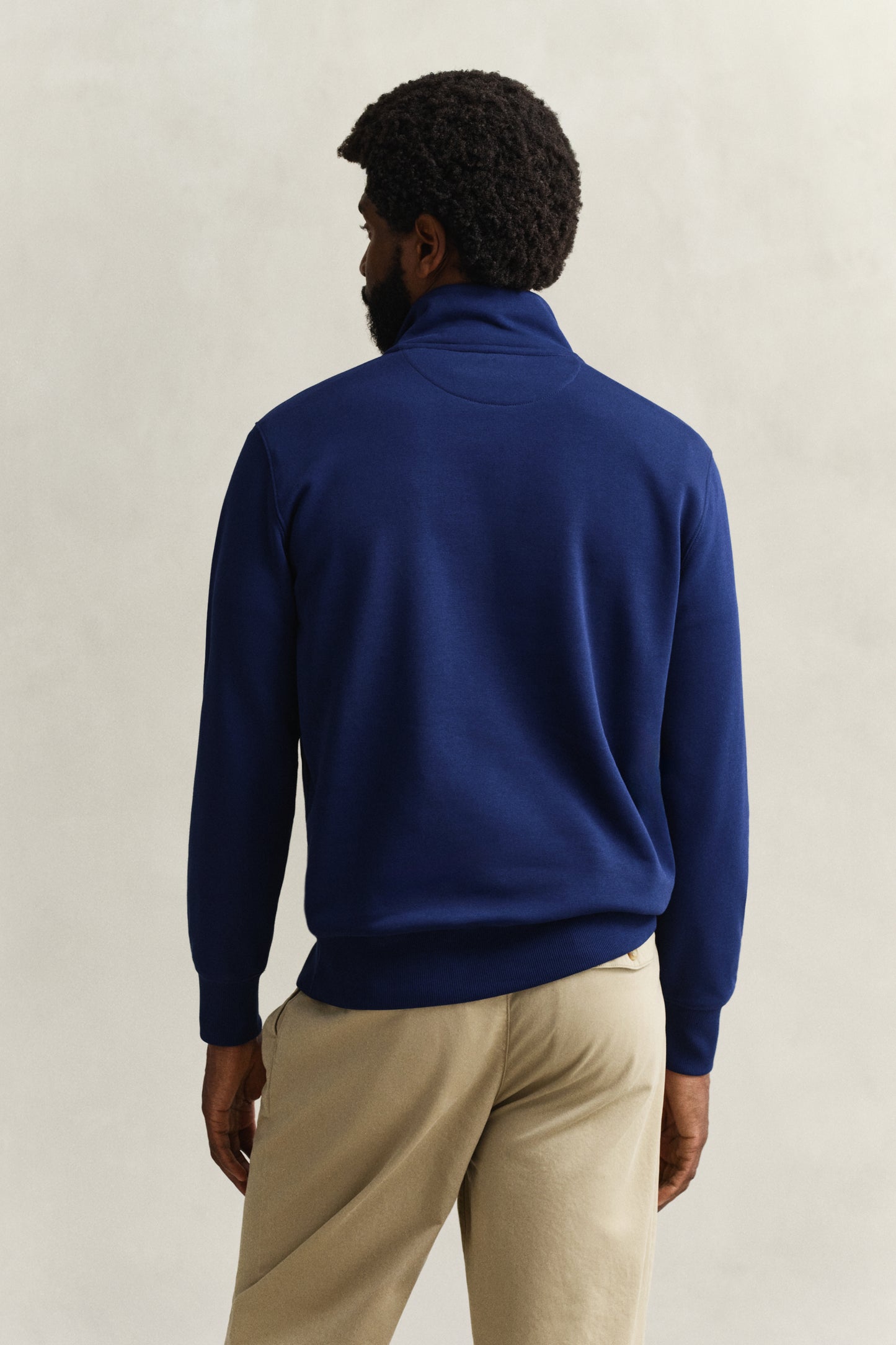 RICH NAVY, REG SHIELD HALF ZIP SWEAT, BACK-VIEW BY GANT AU.