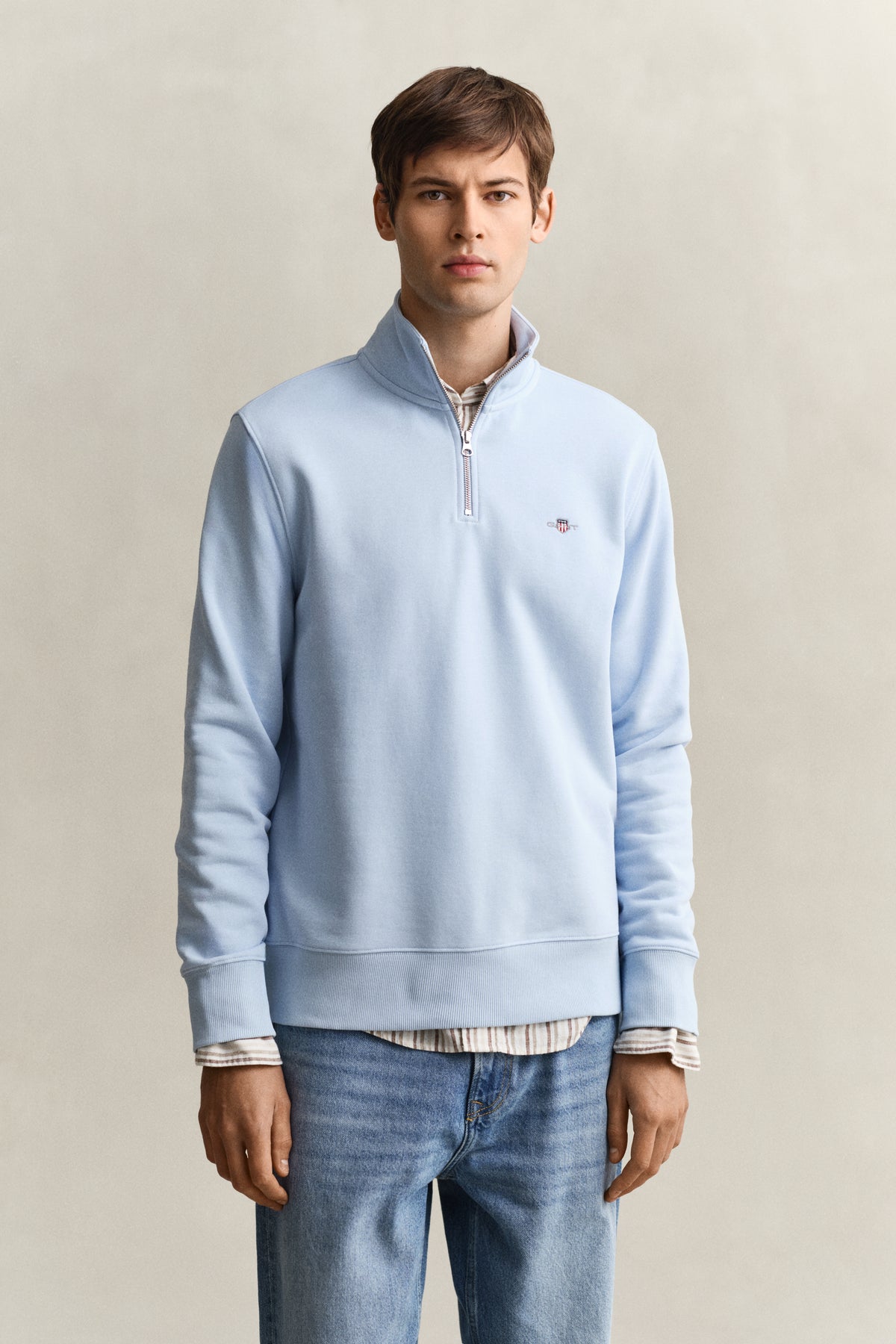 FRESH BLUE, REG SHIELD HALF ZIP SWEAT, FRONT-VIEW BY GANT AU.