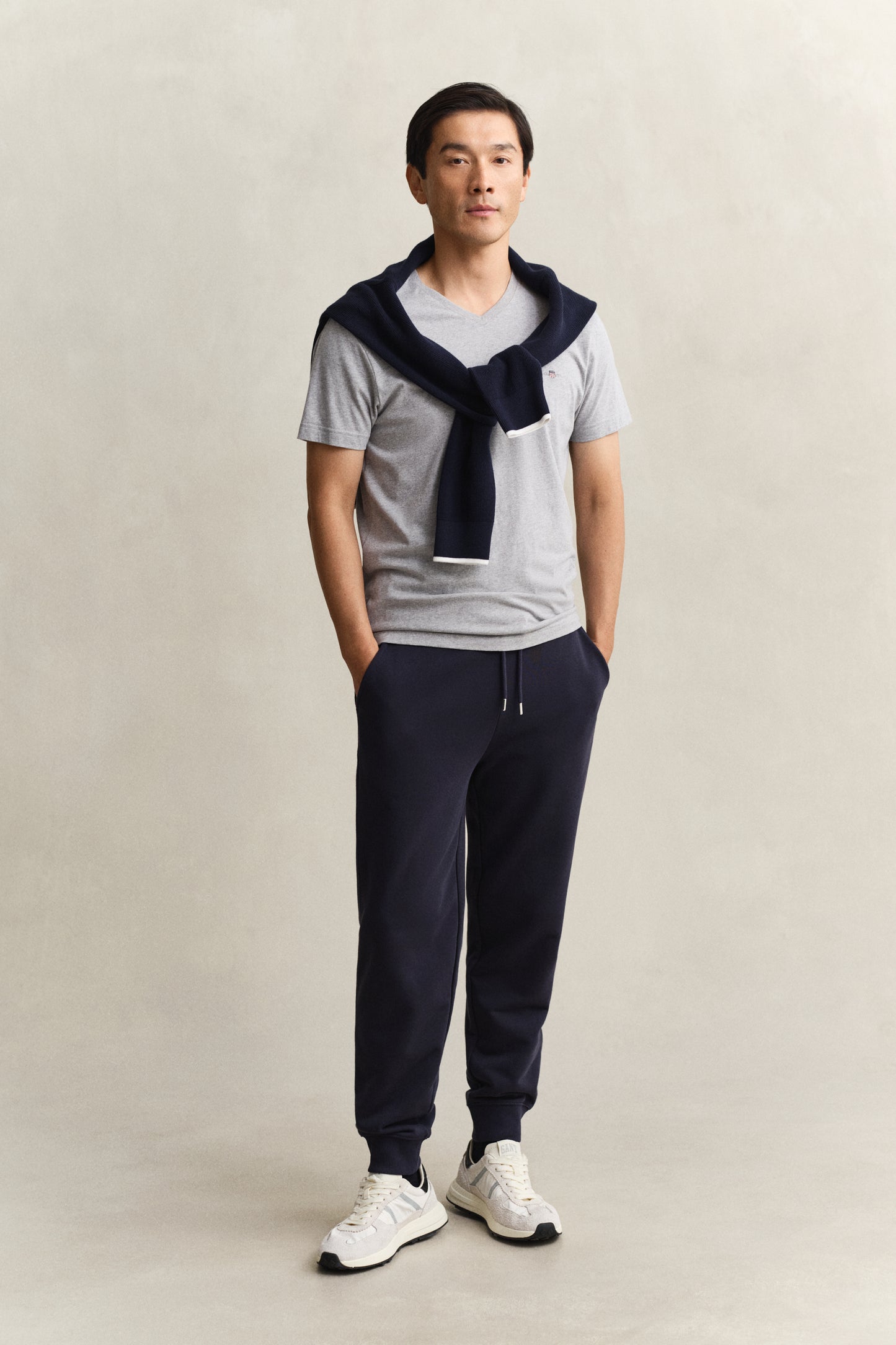 EVENING BLUE, REG SHIELD SWEATPANTS BY GANT AU.