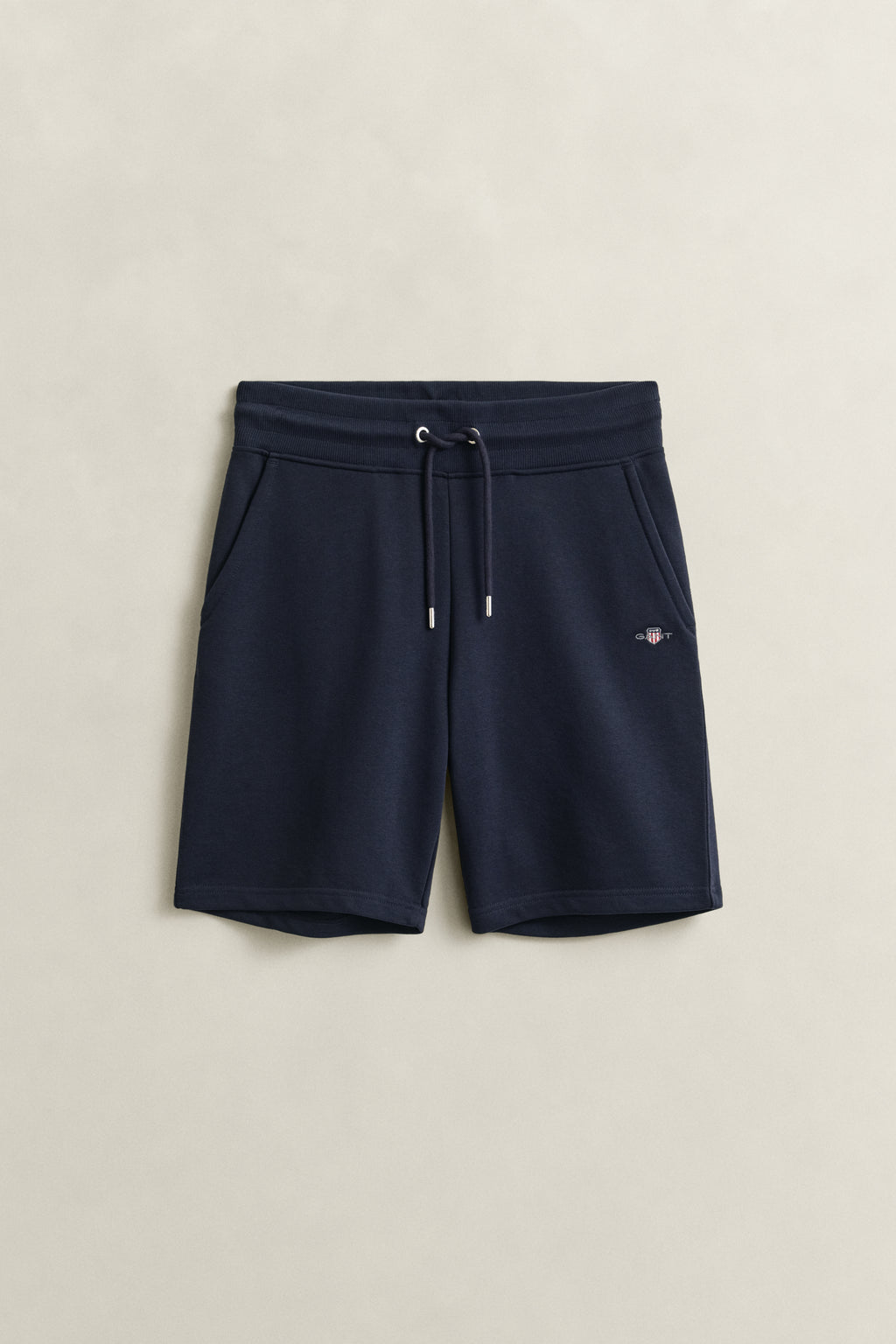 EVENING BLUE, REG SHIELD SWEAT SHORTS, FRONT-VIEW BY GANT AU.