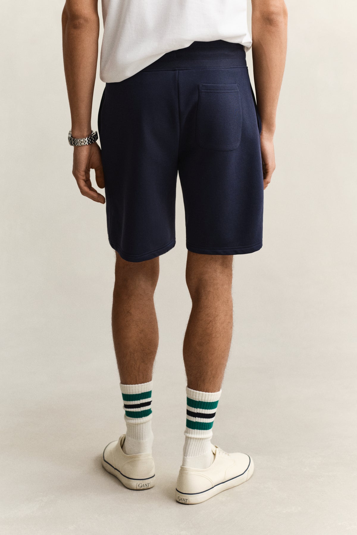 EVENING BLUE, REG SHIELD SWEAT SHORTS, BACK-VIEW BY GANT AU.