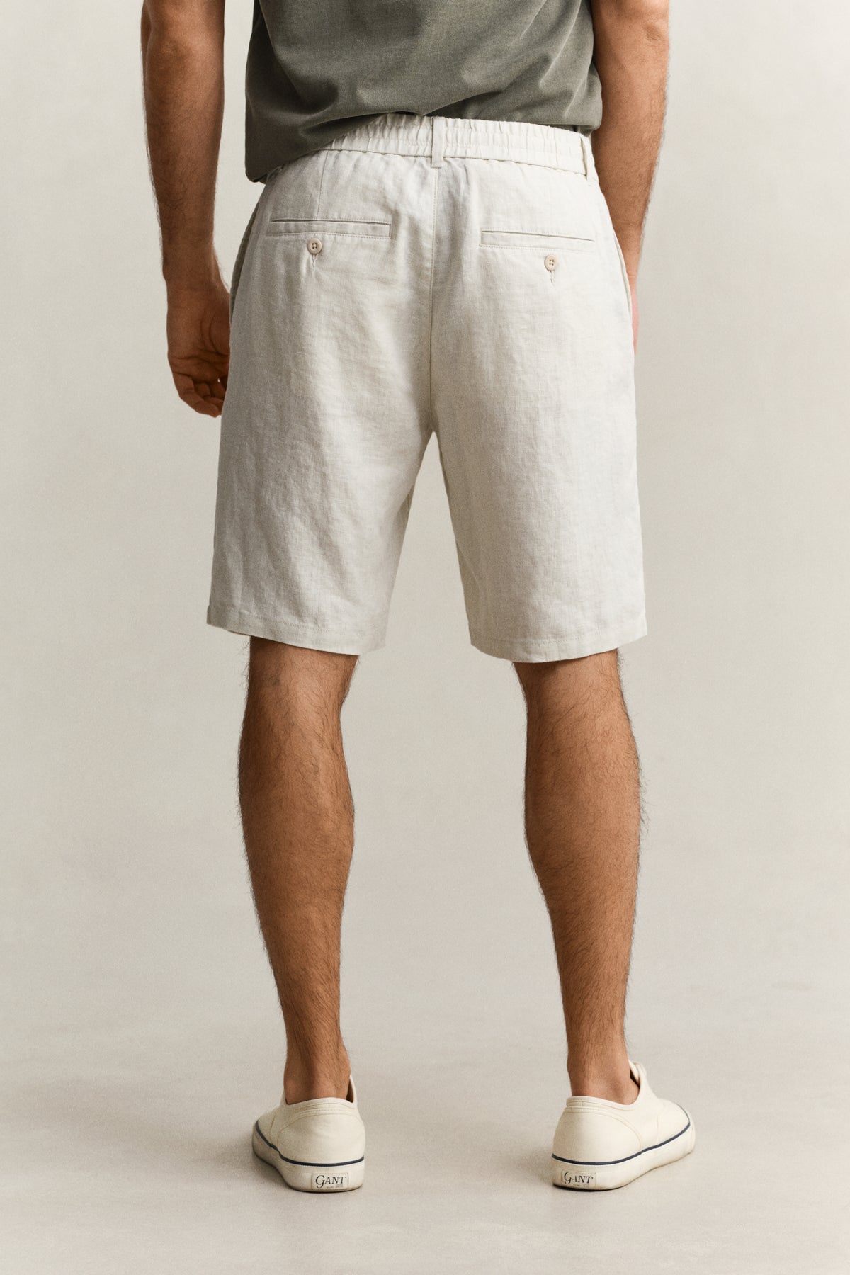  SAND, REG LINEN DS SHORTS, BACK-VIEW BY GANT AU.