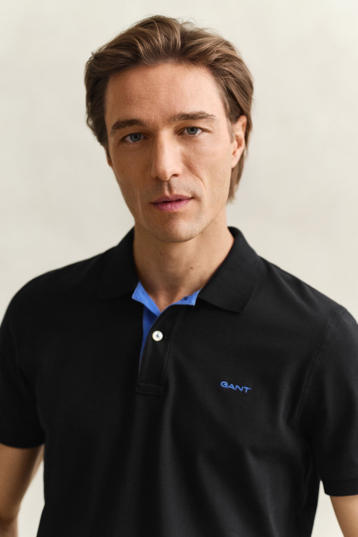 BLACK, REG CONTRAST PIQUE SS POLO, CLOSE-UP BY GANT AU.