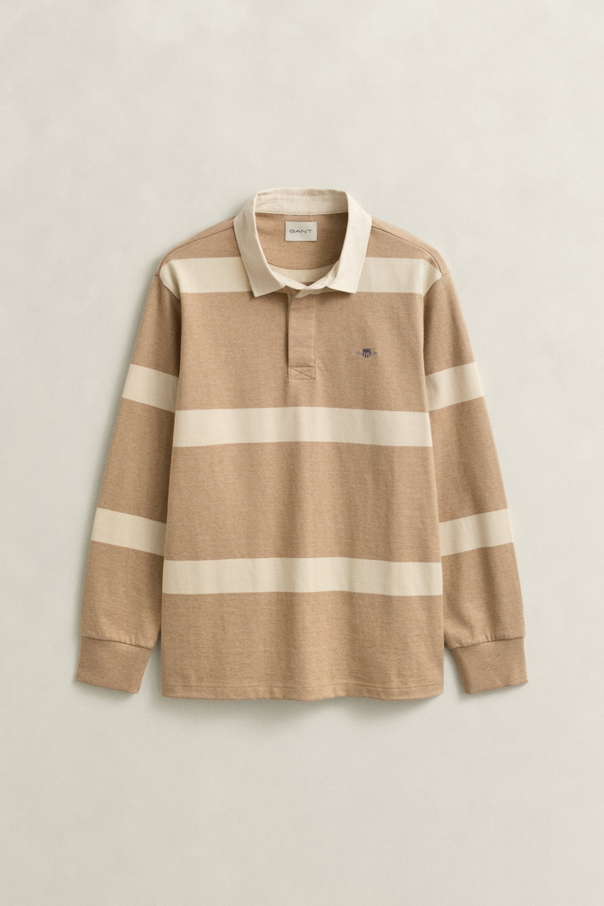 KHAKI MELANGE, STRIPED RUGGER, FLAT-LAY BY GANT AU.