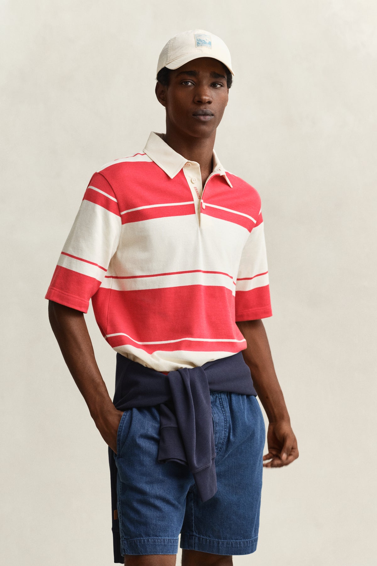 ROSE RED, STRIPED SS RUGGER, FRONT-VIEW BY GANT AU.