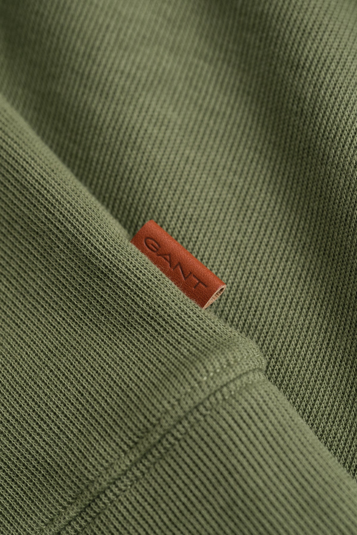 DRY HERB GREEN, LIGHT SACKER HALF ZIP, CLOSE-UP BY GANT AU.