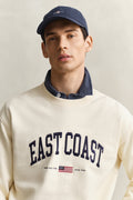 CREAM, SPRAY GRAPHIC C-NECK, CLOSE-UP BY GANT AU.