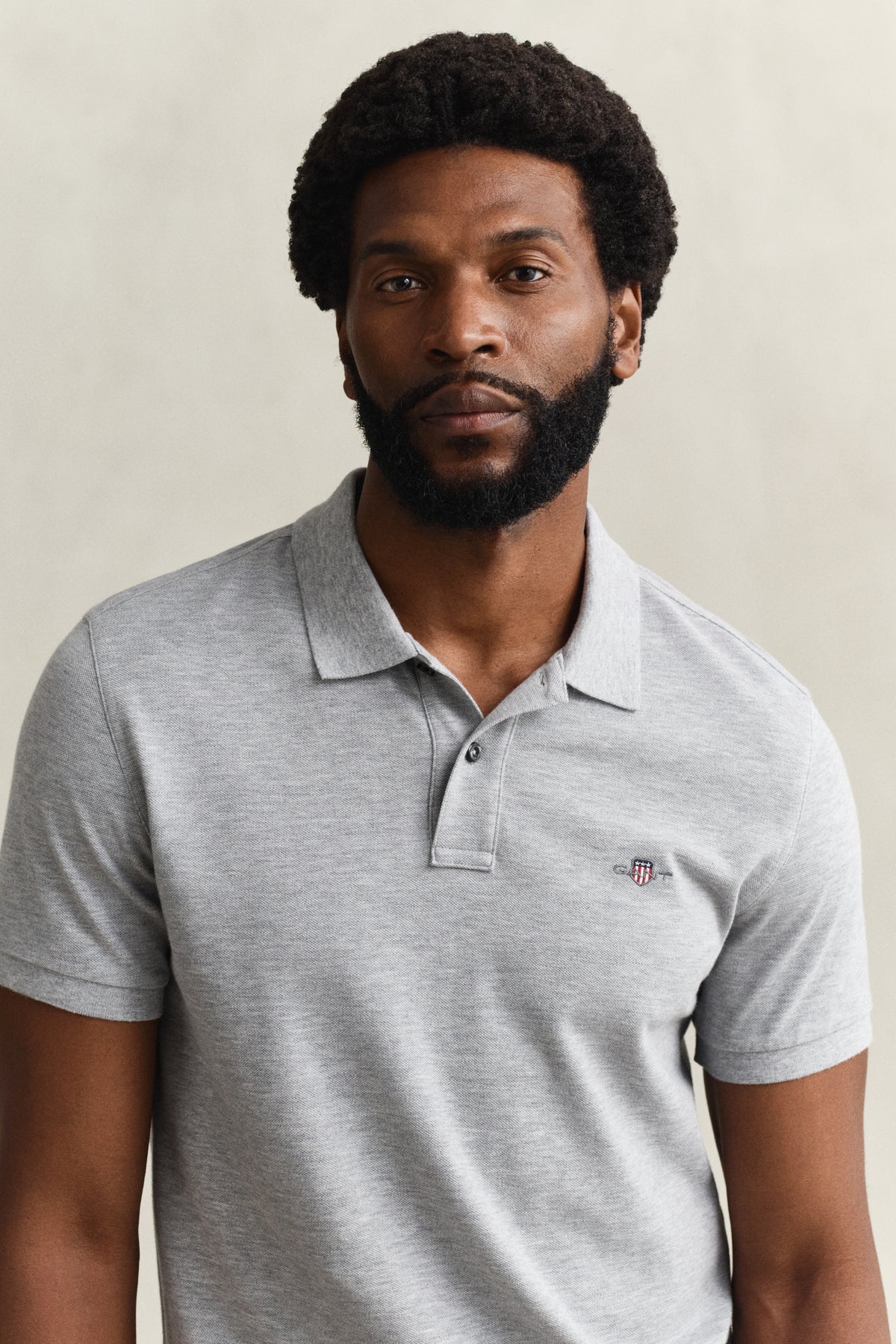 GREY MELANGE, SLIM SHIELD SS PIQUE POLO, CLOSE-UP BY GANT AU.