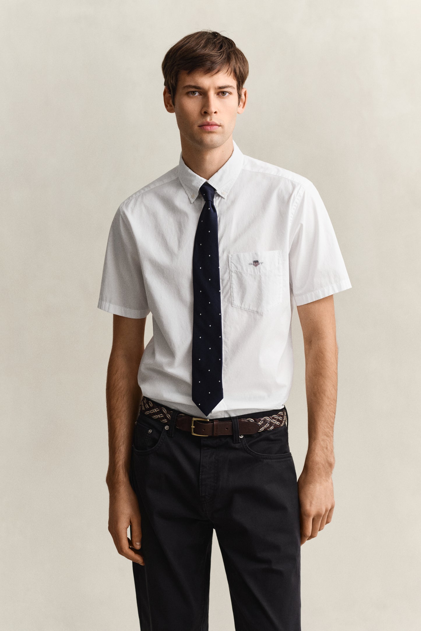 WHITE, REG CLASSIC POPLIN SS SHIRT, FRONT-VIEW BY GANT AU.