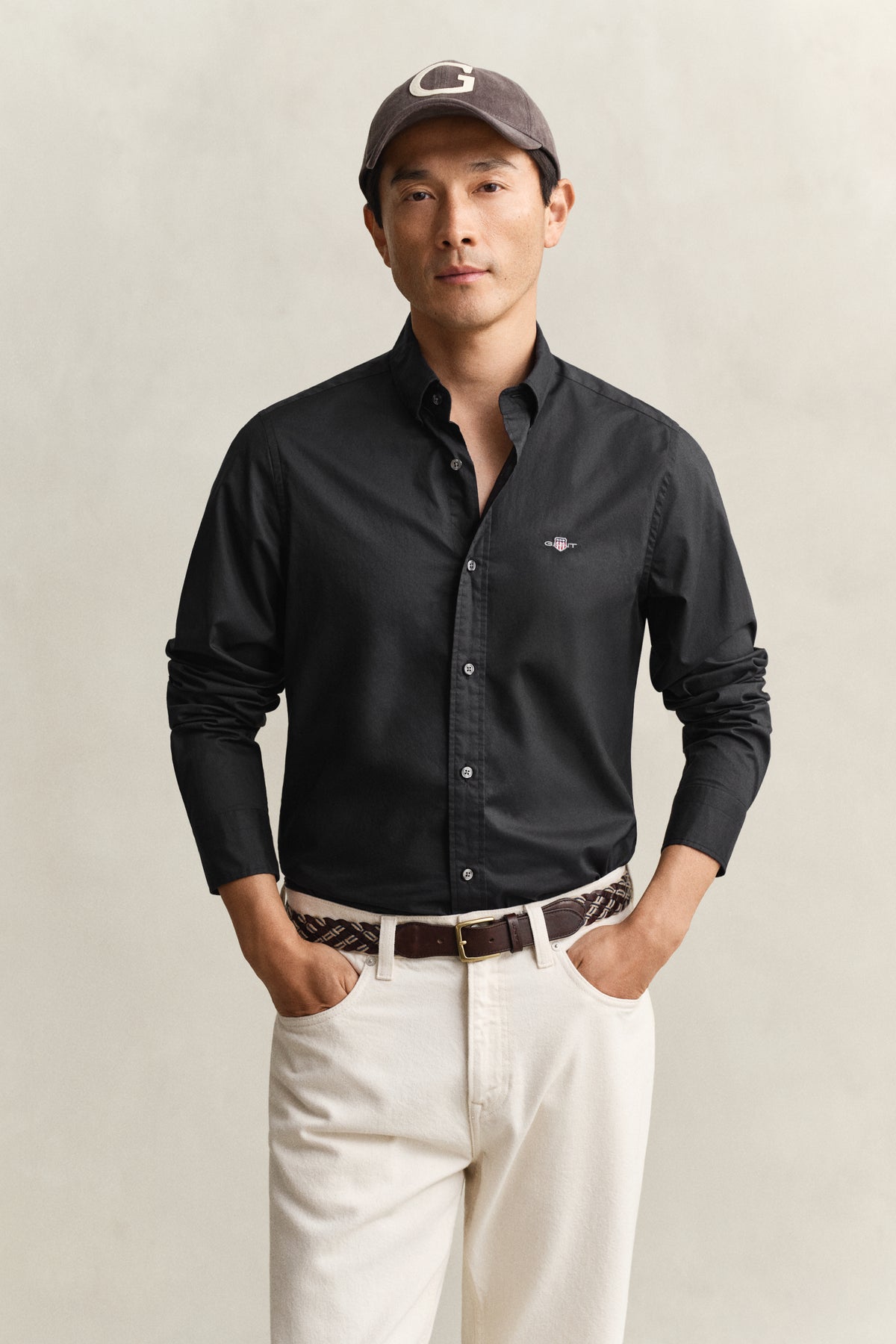 BLACK, SLIM CLASSIC POPLIN SHIRT, FRONT-VIEW BY GANT AU.