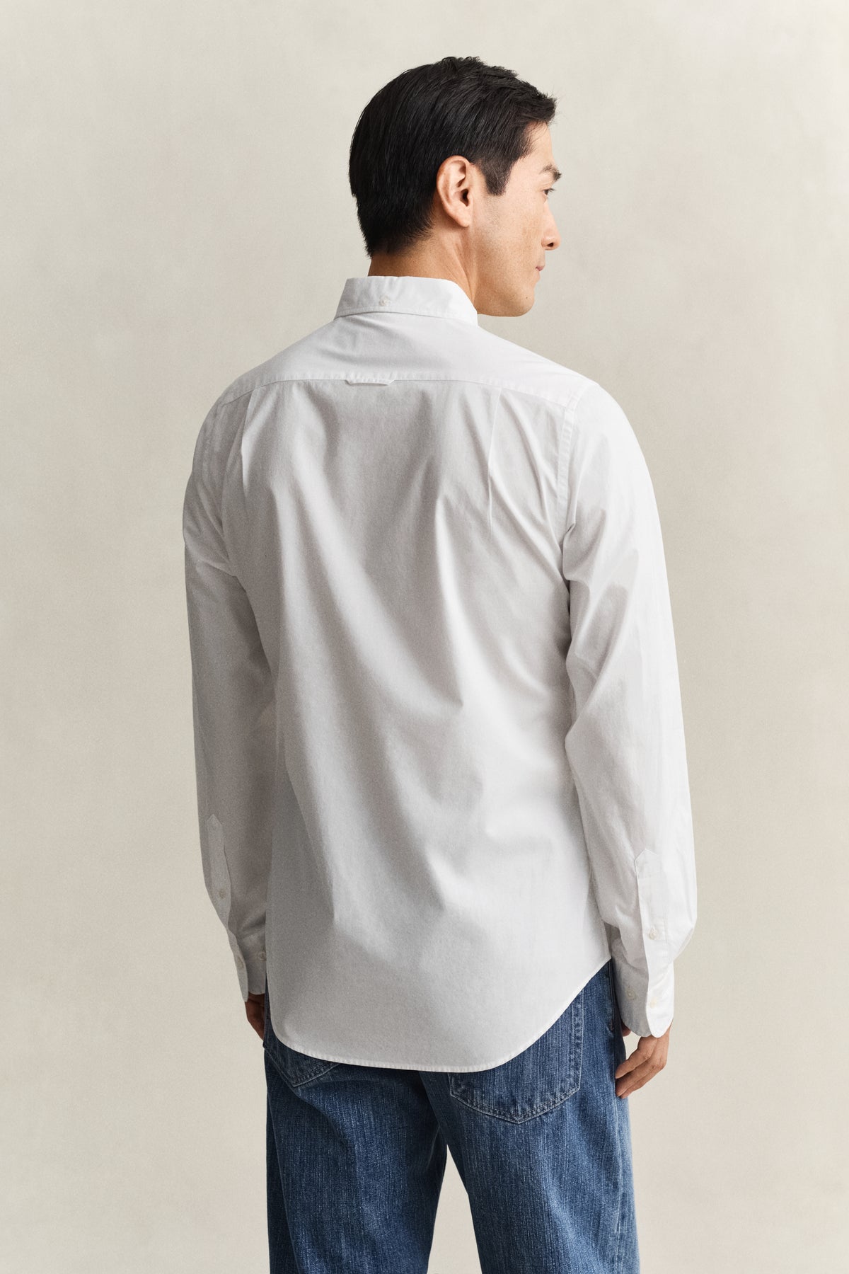 WHITE, SLIM CLASSIC POPLIN SHIRT, BACK-VIEW BY GANT AU.