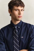 MODEL WEARING SLIM CLASSIC POPLIN SHIRT