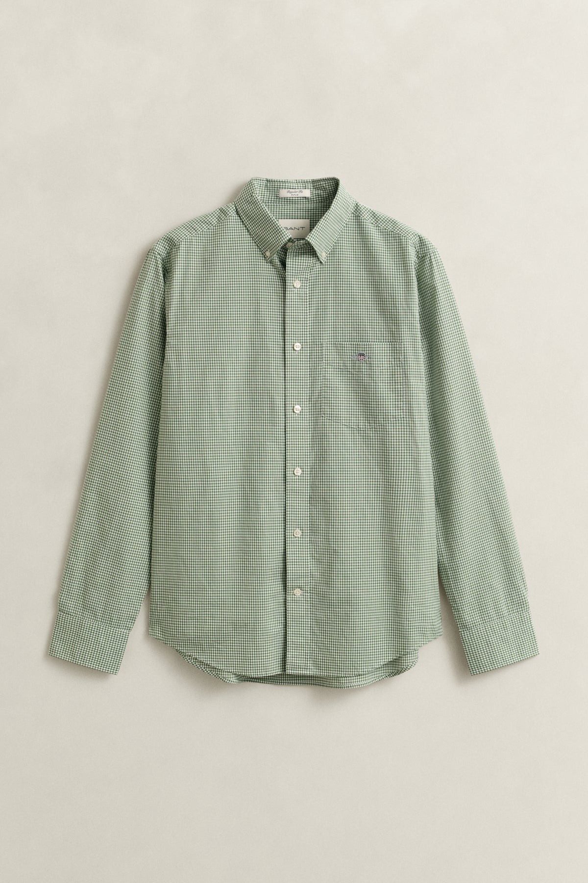 HERB GREEN, REG CLASSIC POPLIN GINGHAM SHIRT, FLAT-LAY BY GANT AU.