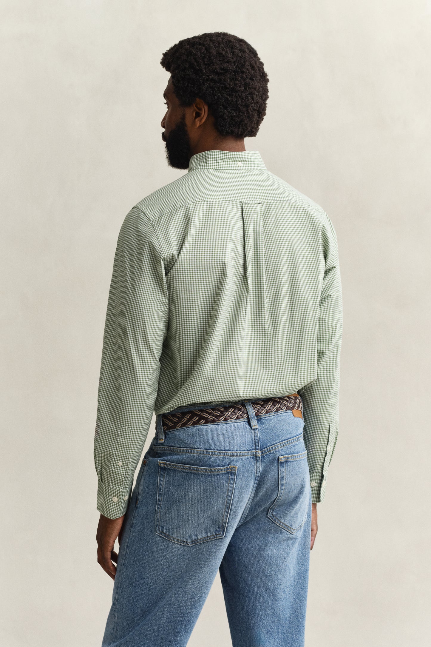 HERB GREEN, REG CLASSIC POPLIN GINGHAM SHIRT, BACK-VIEW BY GANT AU.