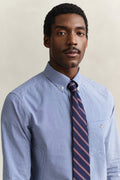 MODEL WEARING REG CLASSIC POPLIN GINGHAM SHIRT