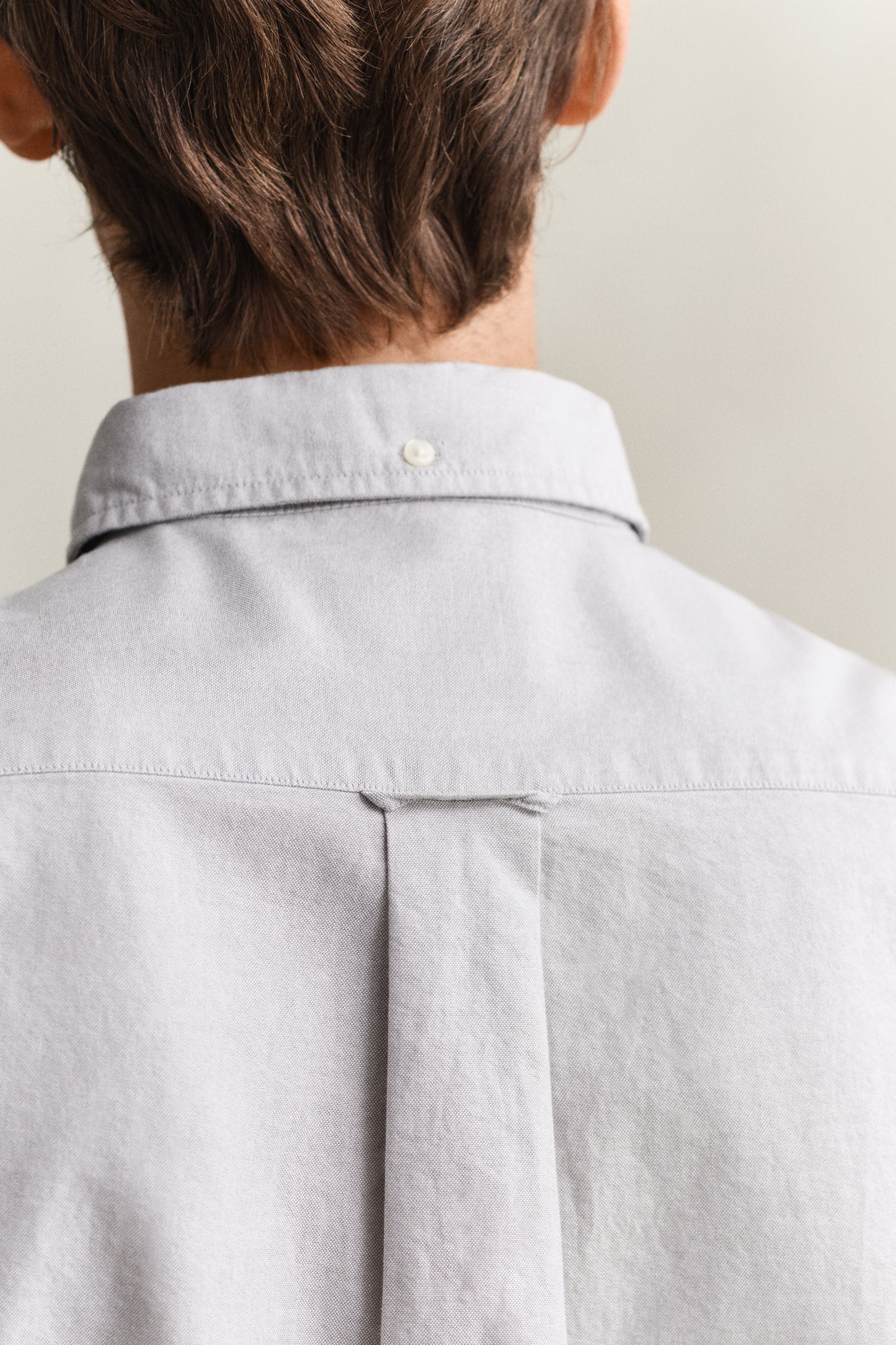 PEWTER GREY, REG CLASSIC OXFORD SHIRT, CLOSE-UP BY GANT AU.