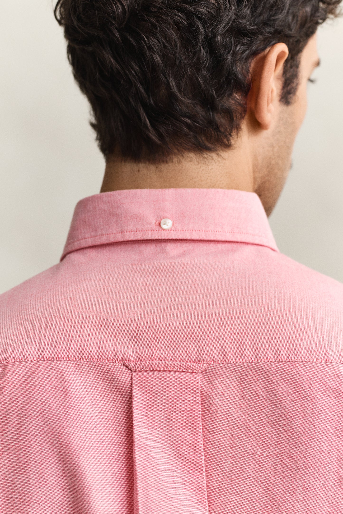 ROSE RED, REG CLASSIC OXFORD SHIRT, CLOSE-UP BY GANT AU.