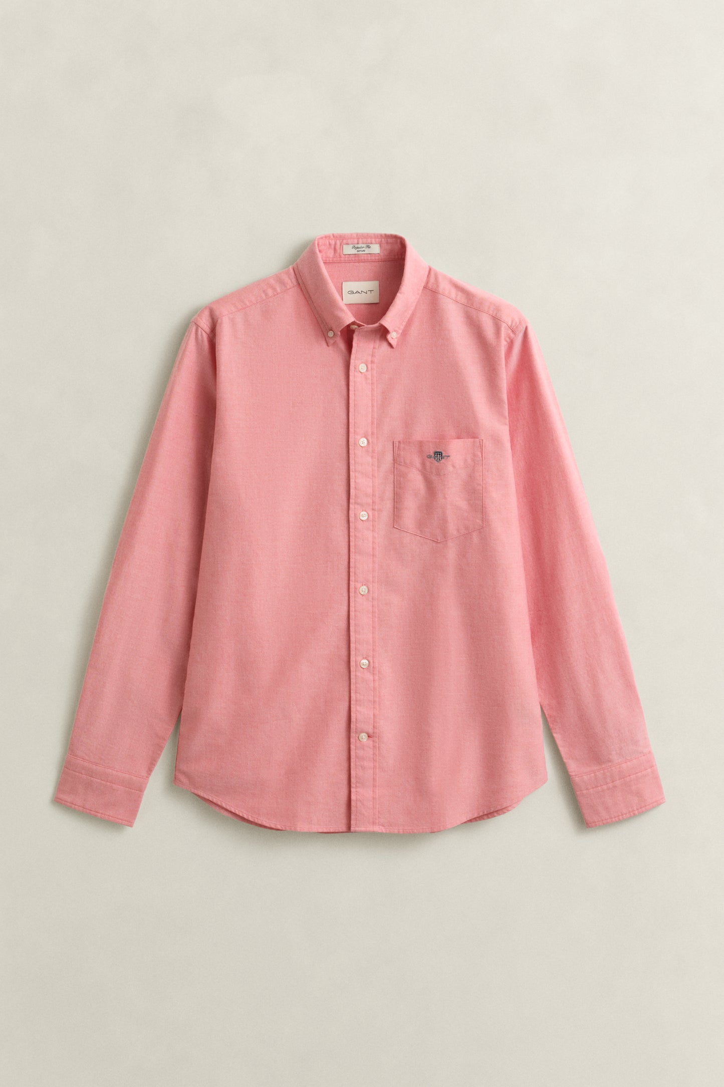 ROSE RED, REG CLASSIC OXFORD SHIRT, FLAT-LAY BY GANT AU.