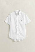 WHITE, REG CLASSIC OXFORD SS SHIRT, FLAT-LAY BY GANT AU.
