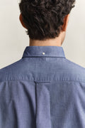 MODEL WEARING REG CLASSIC OXFORD SS SHIRT