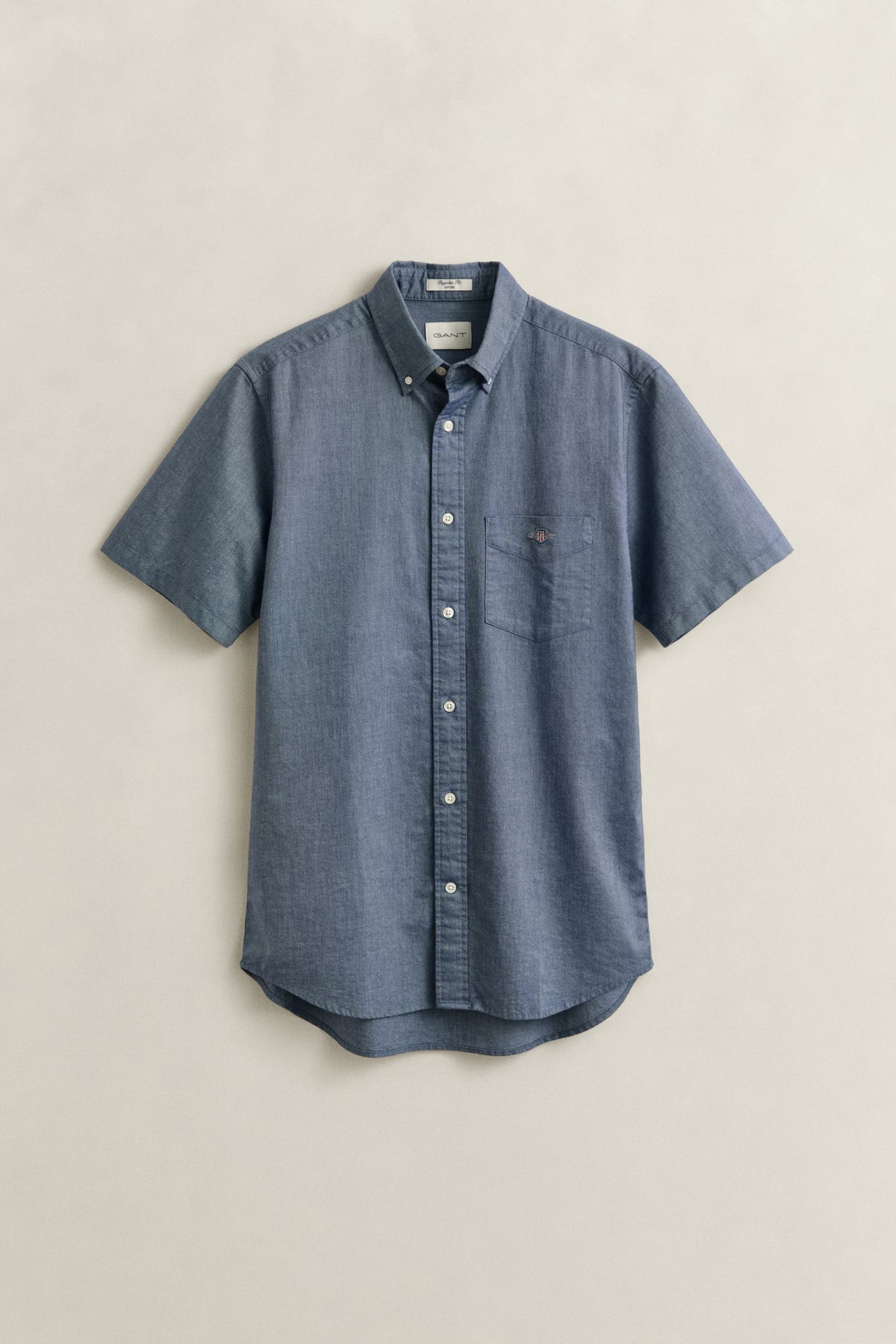 PERSIAN BLUE, REG CLASSIC OXFORD SS SHIRT, FLAT-LAY BY GANT AU.