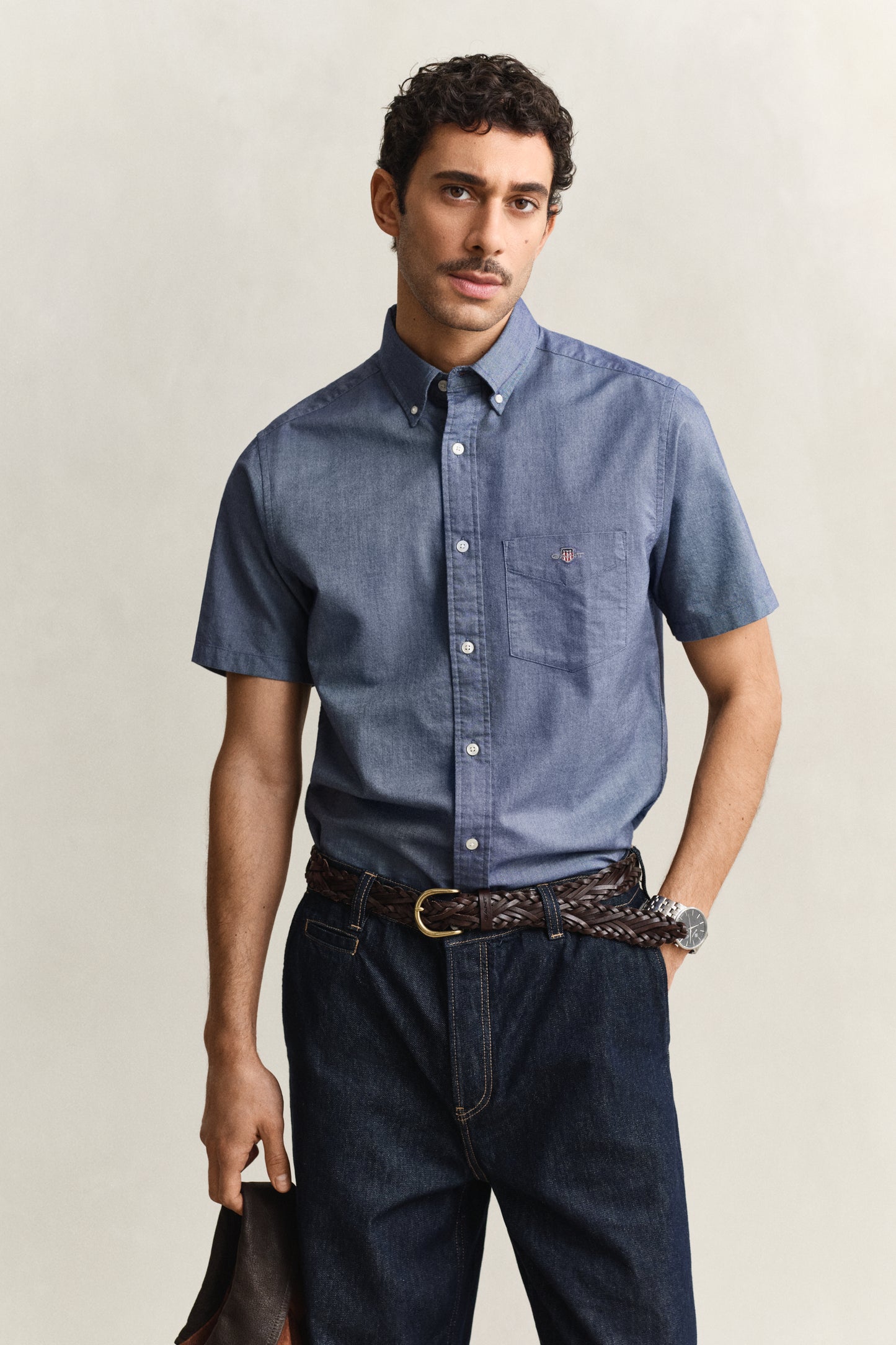 PERSIAN BLUE, REG CLASSIC OXFORD SS SHIRT, FRONT-VIEW BY GANT AU.