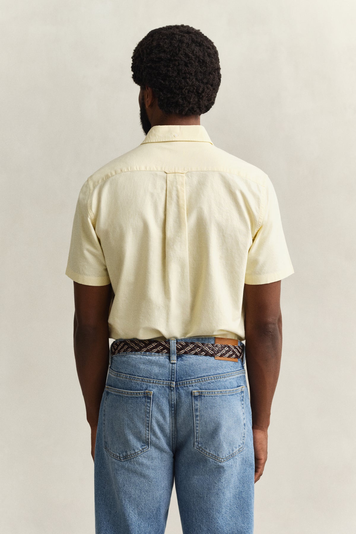 LIGHT MUSTARD YELLOW, REG CLASSIC OXFORD SS SHIRT, BACK-VIEW BY GANT AU.