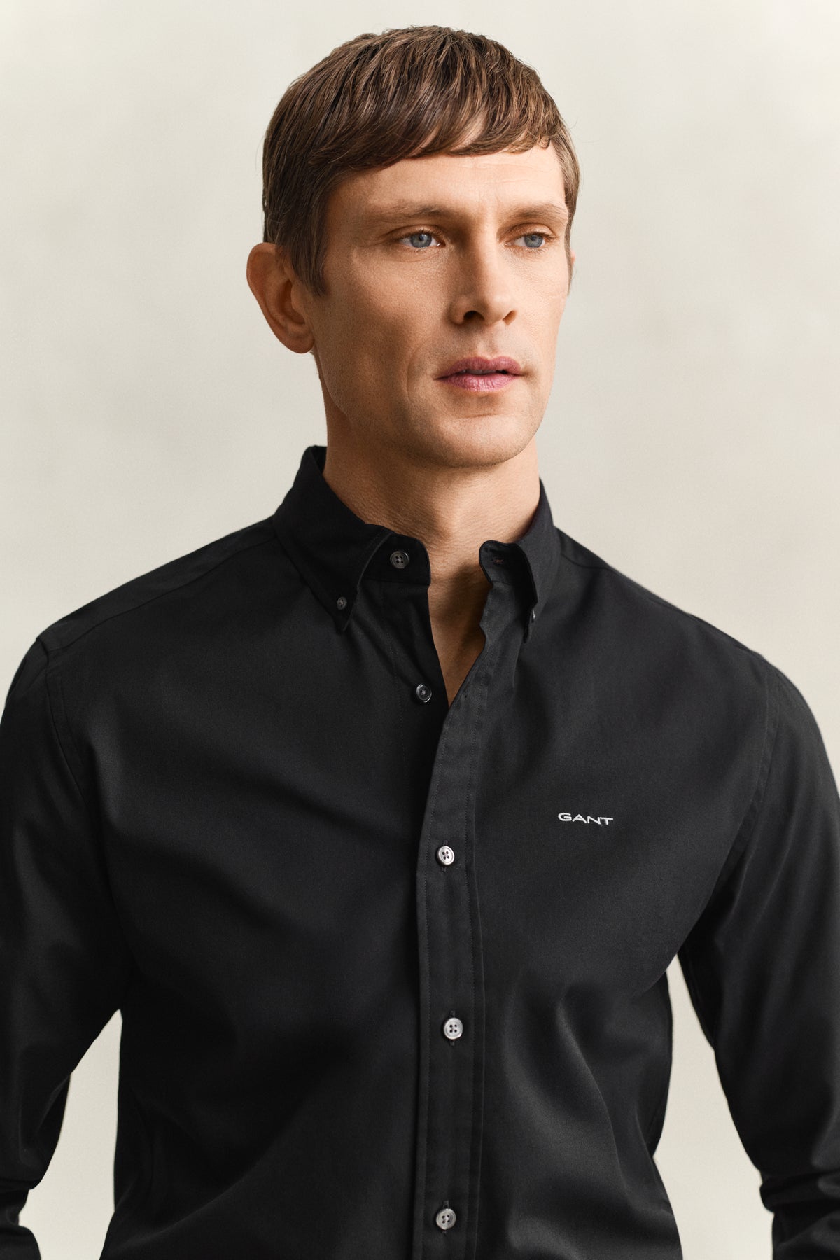 BLACK, REG PINPOINT OXFORD SHIRT, CLOSE-UP BY GANT AU.