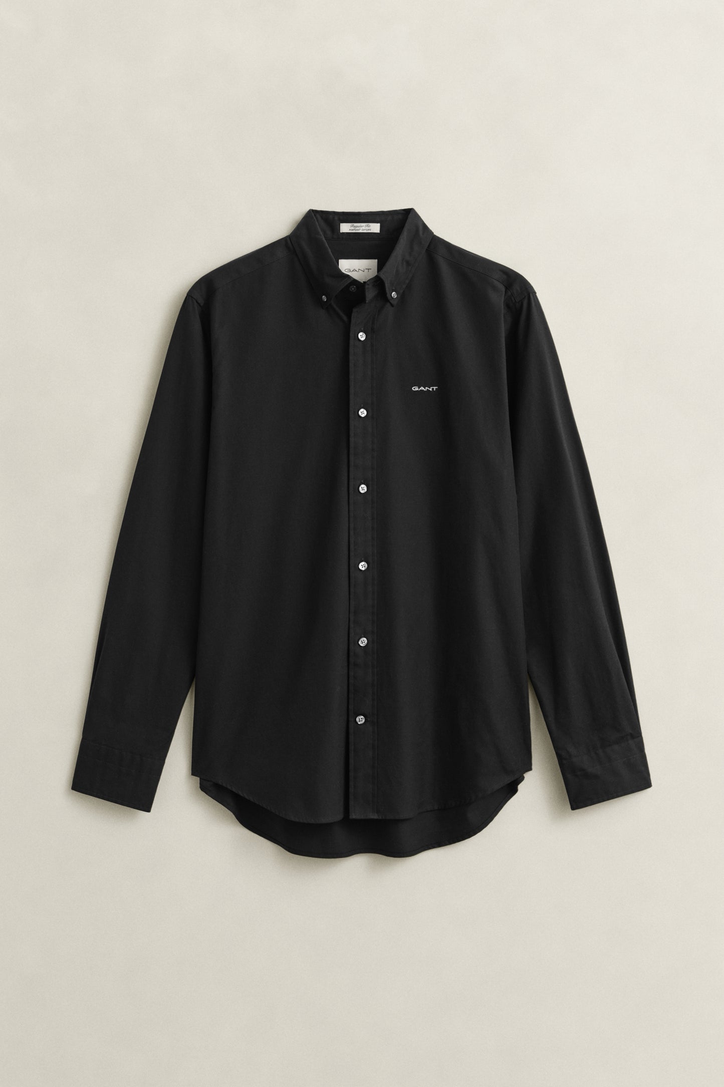 BLACK, REG PINPOINT OXFORD SHIRT, FLAT-LAY BY GANT AU.