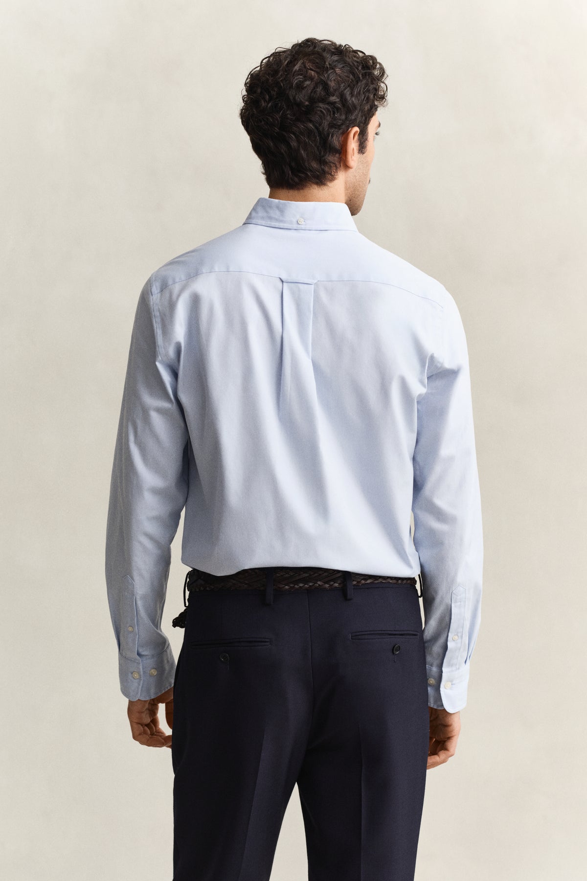 LIGHT BLUE, REG PINPOINT OXFORD SHIRT, BACK-VIEW BY GANT AU.