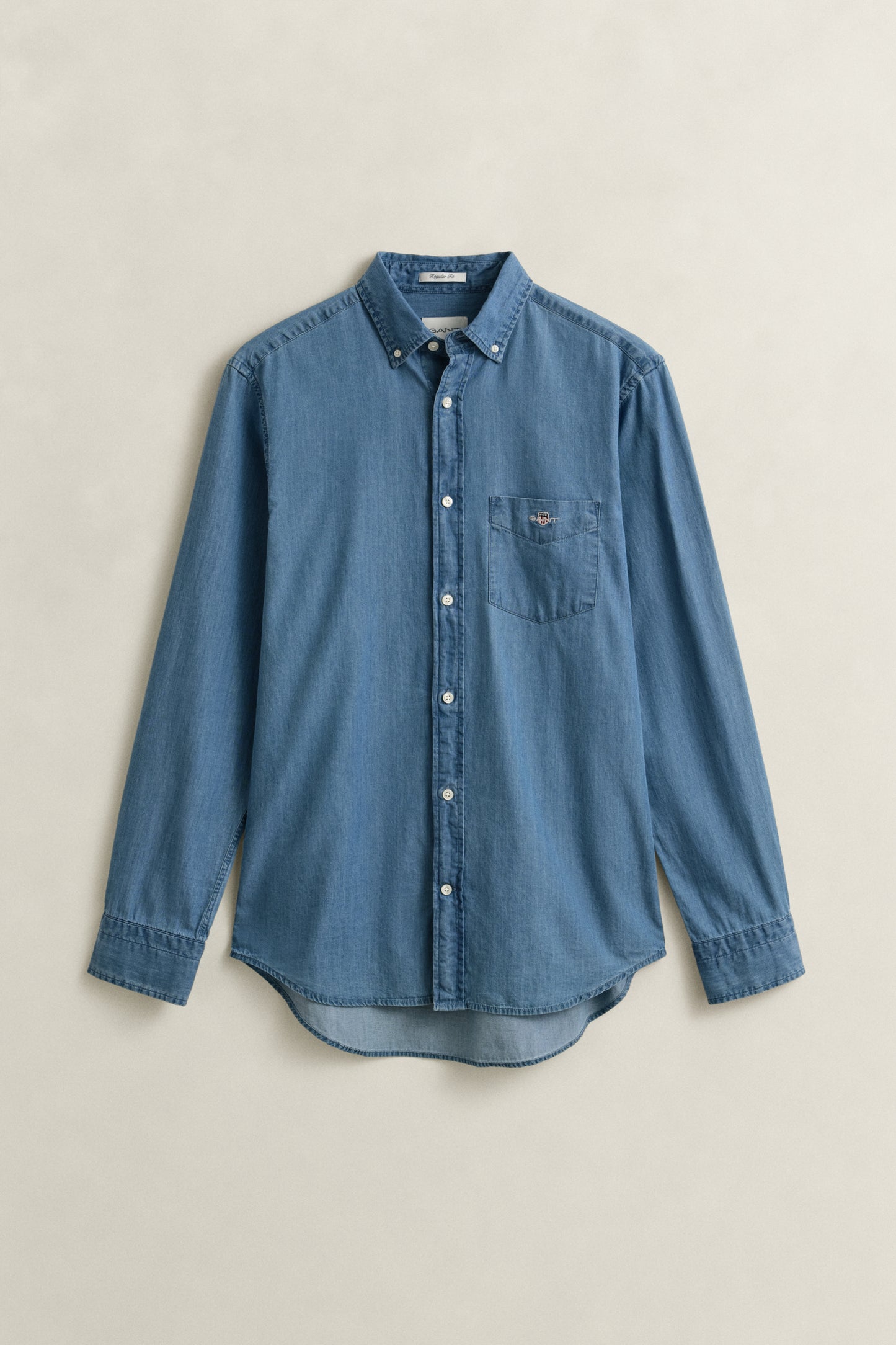 SEMI LIGHT BLUE, REG INDIGO BD, FLAT-LAY BY GANT AU.
