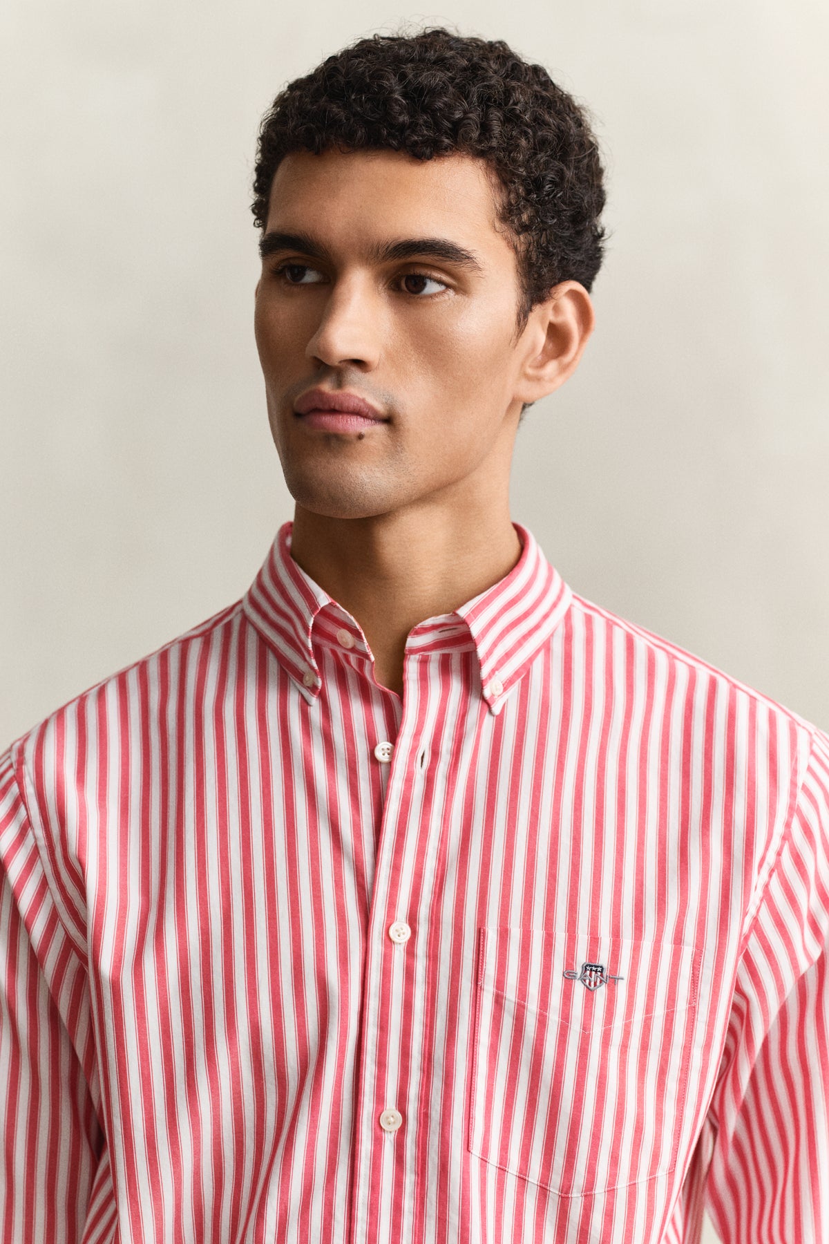 MODEL WEARING REG CLASSIC POPLIN STRIPE SHIRT