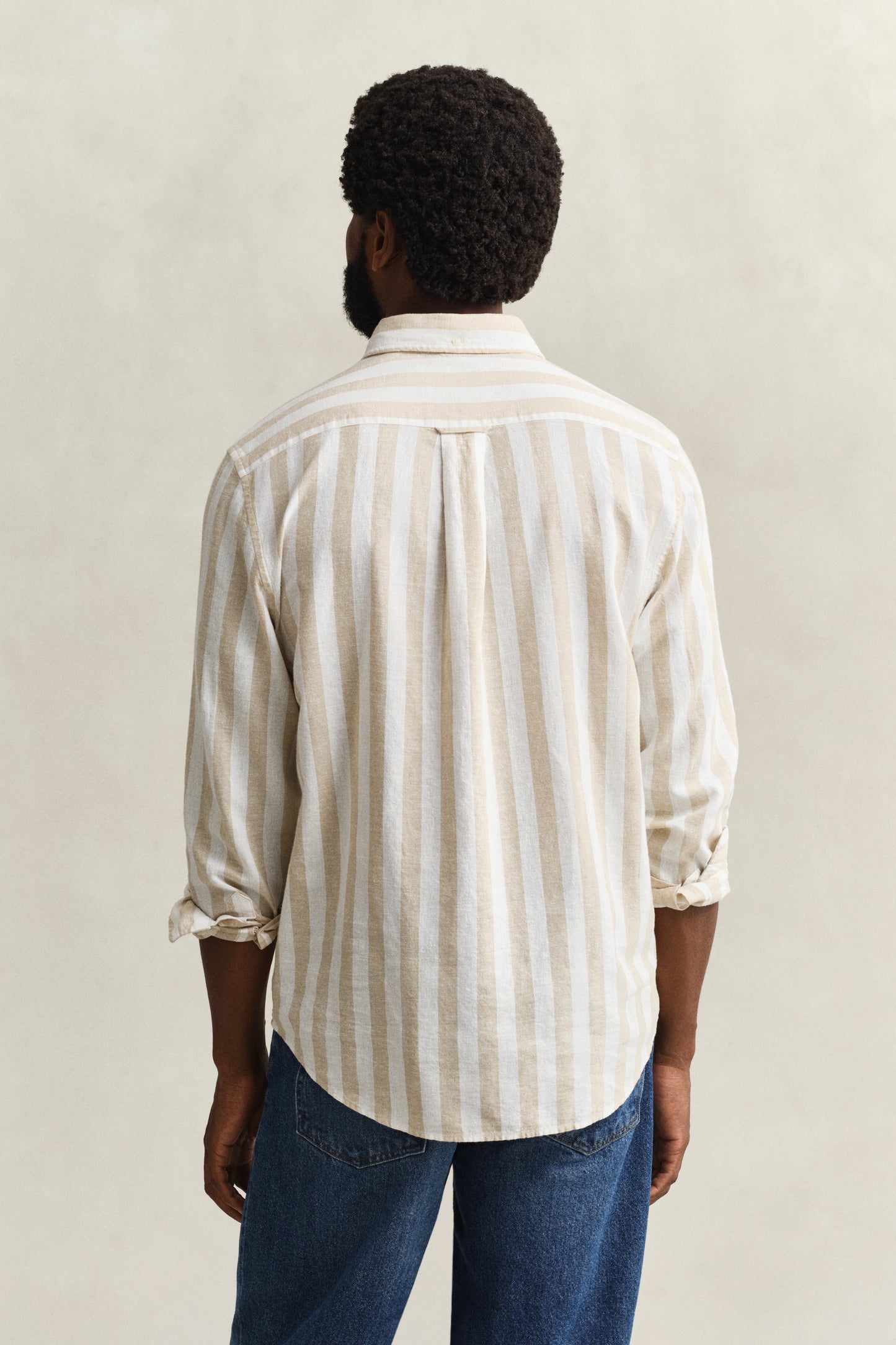 OAT BEIGE, REG COTTON LINEN STRIPE SHIRT, BACK-VIEW BY GANT AU.