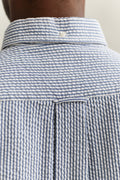 VINTAGE BLUE, REG SEERSUCKER STRIPE SHIRT, CLOSE-UP BY GANT AU.