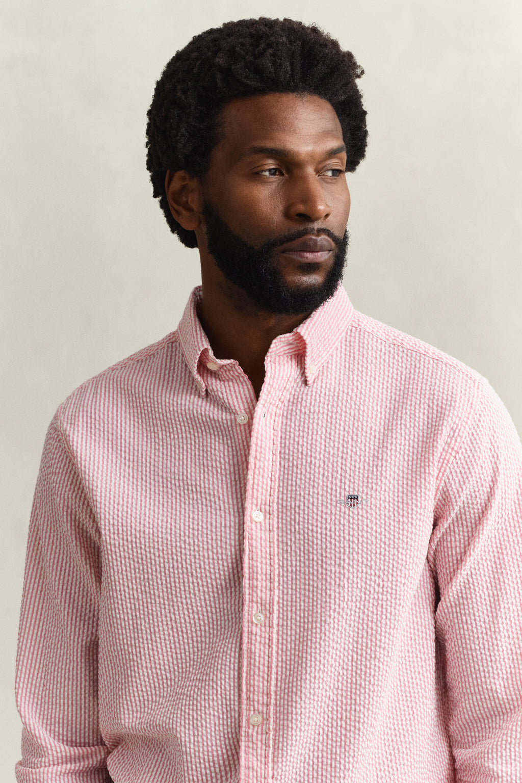 ROSE PINK, REG SEERSUCKER STRIPE SHIRT, CLOSE-UP BY GANT AU.