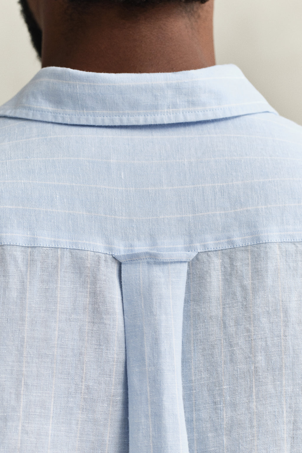 SKY BLUE, REG LINEN STRIPE SHIRT, CLOSE-UP BY GANT AU.