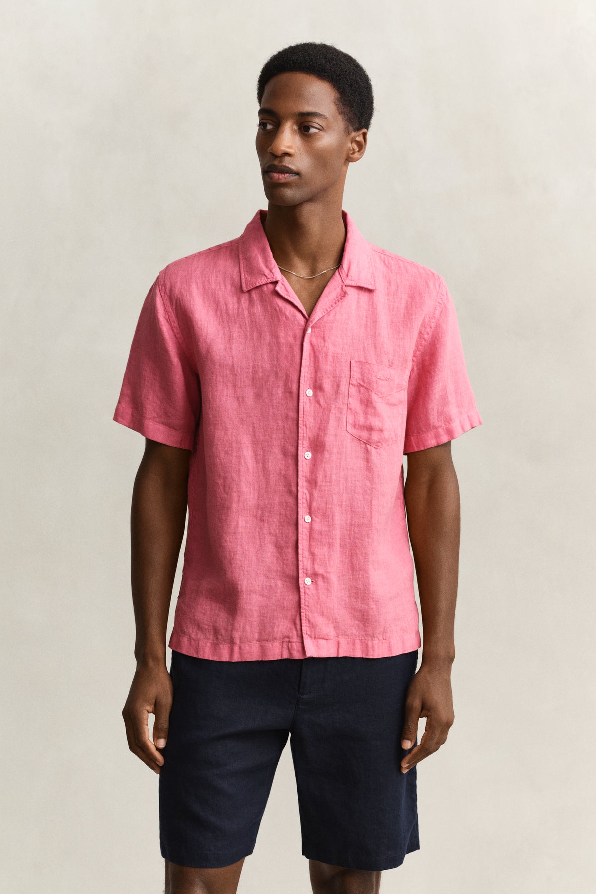 ROSE PINK, REG GMNT DYED LINEN SS CAMP SHIRT, FRONT-VIEW BY GANT AU.