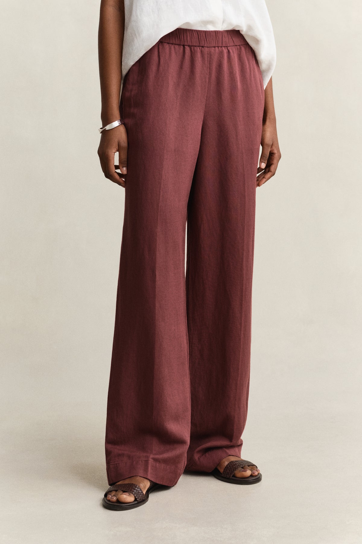 MODEL WEARING LINEN BLEND PULL ON PANTS