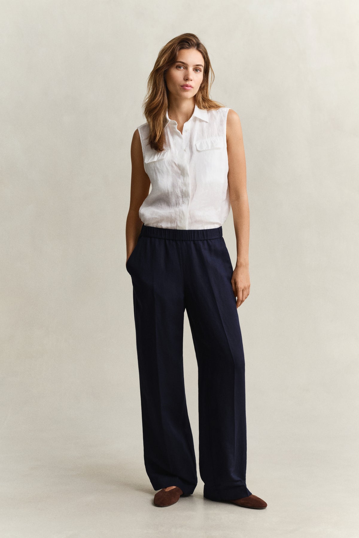 EVENING BLUE, LINEN BLEND PULL ON PANTS, FRONT-VIEW BY GANT AU.