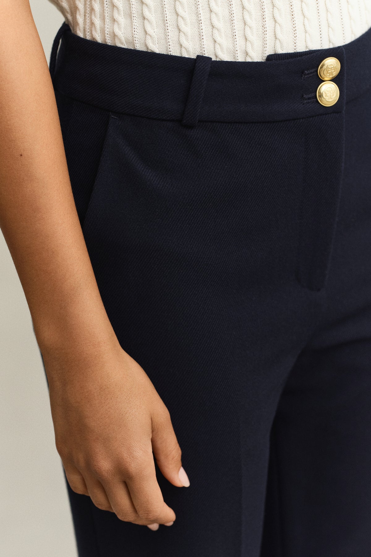 EVENING BLUE, SLIM FLARE NAUTICAL PANTS, CLOSE-UP BY GANT AU.