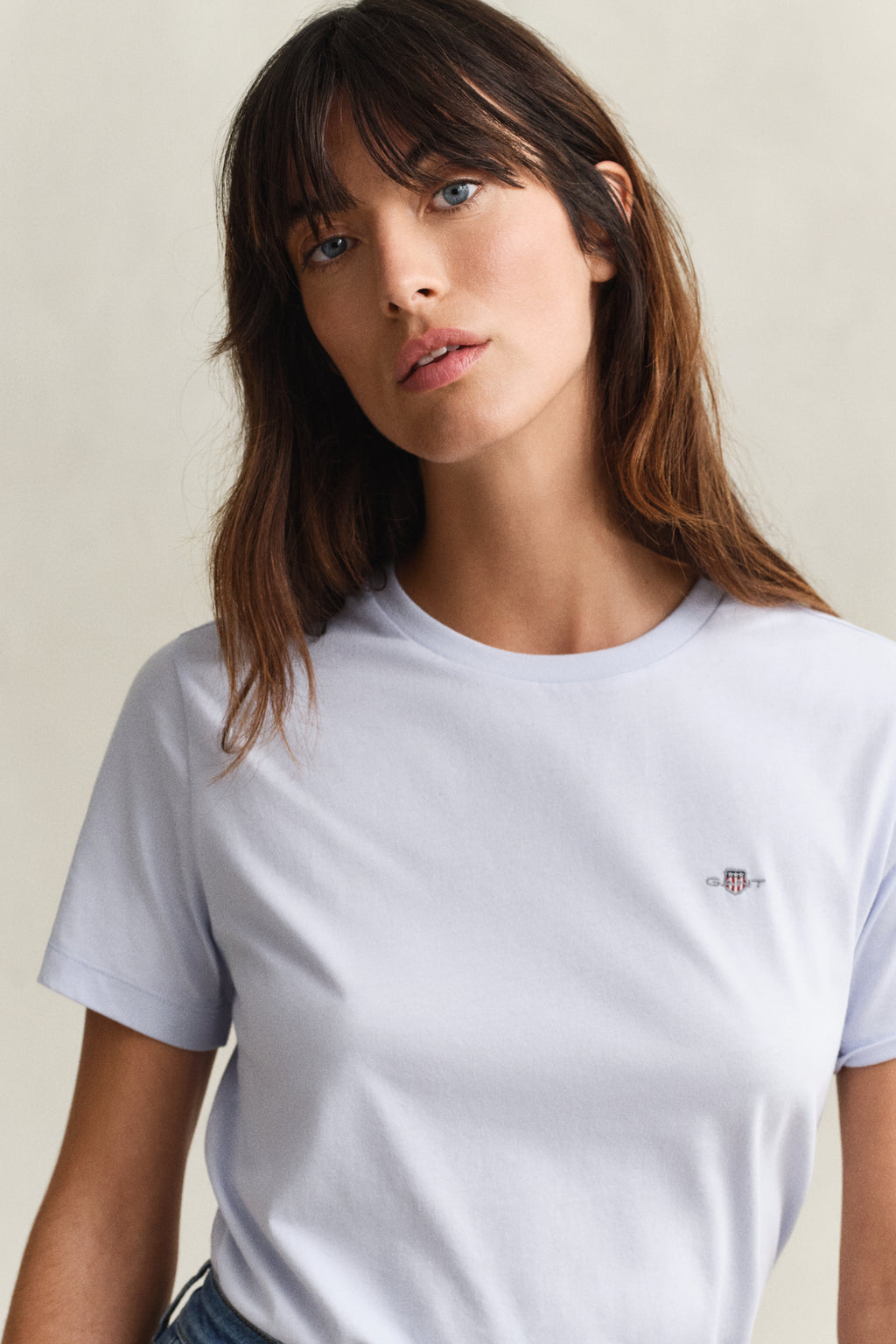 LIGHT BLUE, REG SHIELD SS T-SHIRT, CLOSE-UP BY GANT AU.