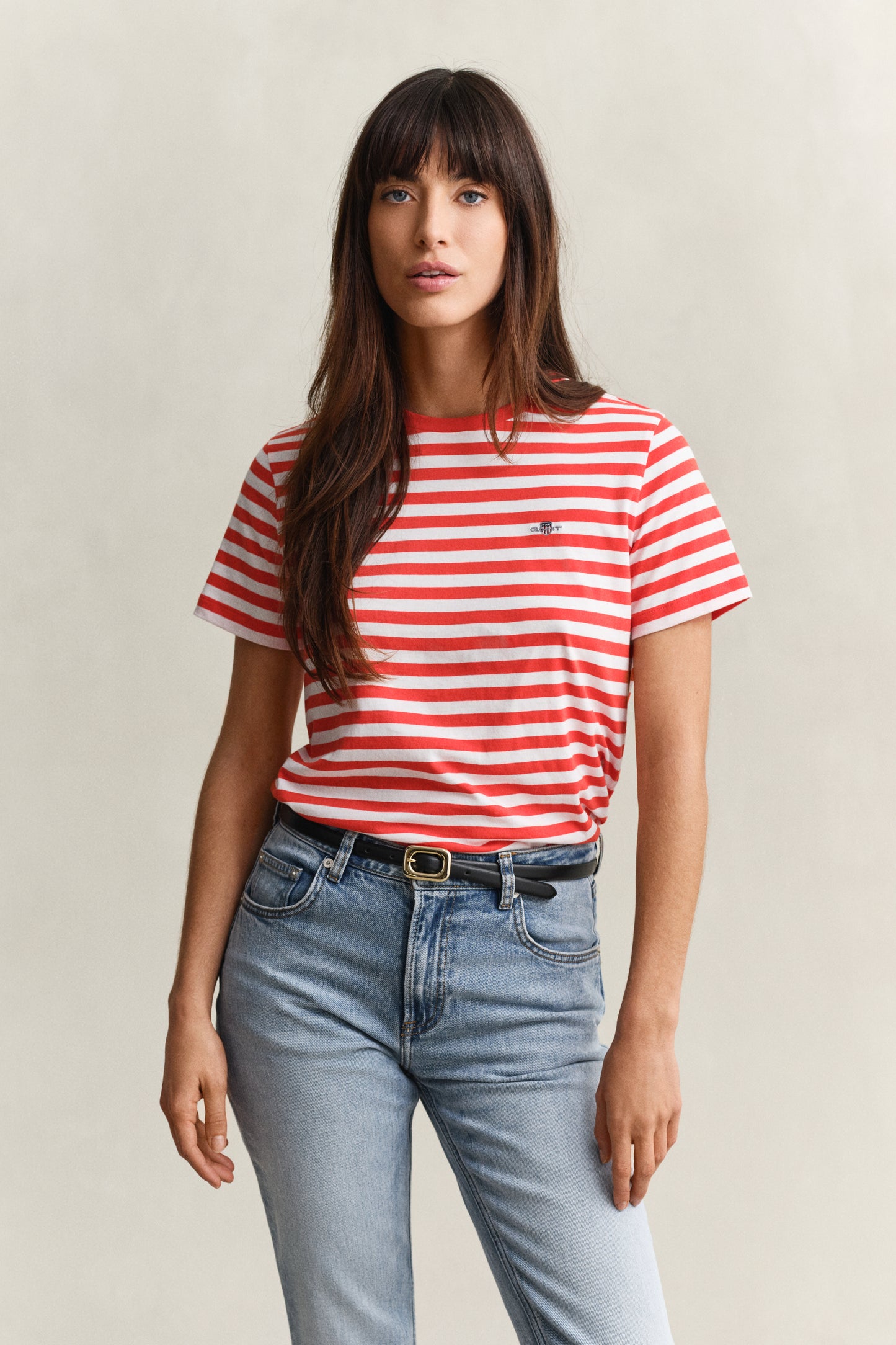 PERFECT RED, REG STRIPED SHIELD SS T-SHIRT, FRONT-VIEW BY GANT AU.