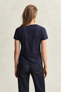 EVENING BLUE, REG SHIELD SS V-NECK T-SHIRT BY GANT AU.