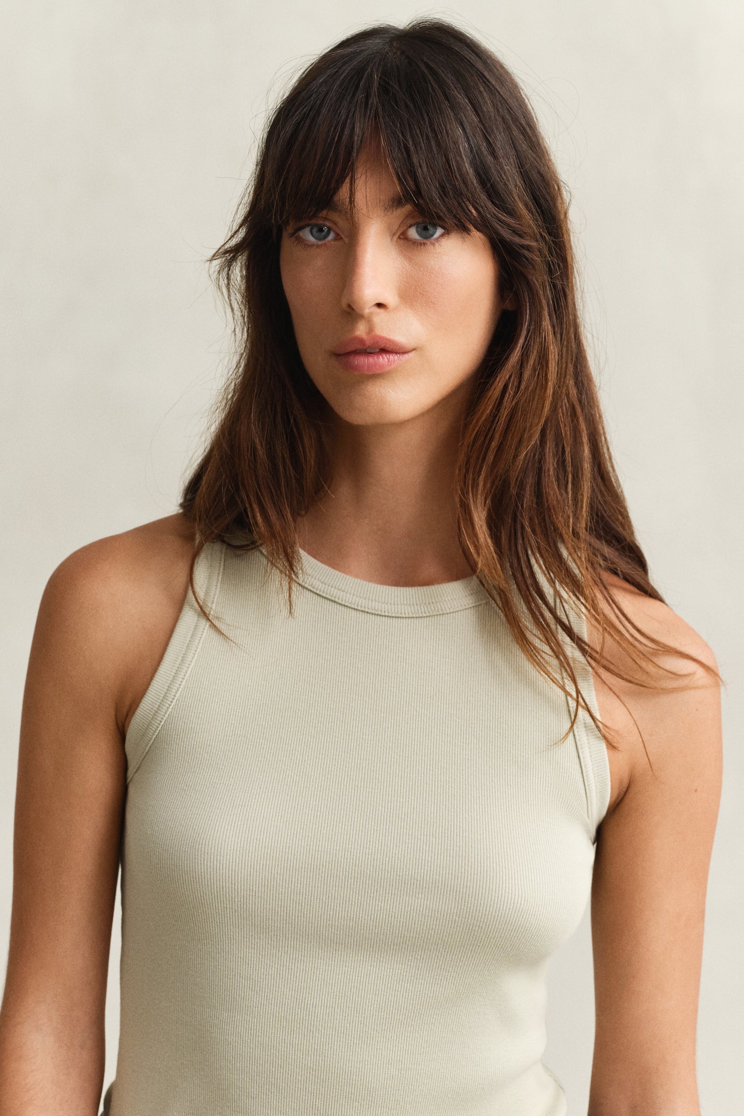 COUNTRY BEIGE, HIGH NECK RIB TANK TOP, CLOSE-UP BY GANT AU.